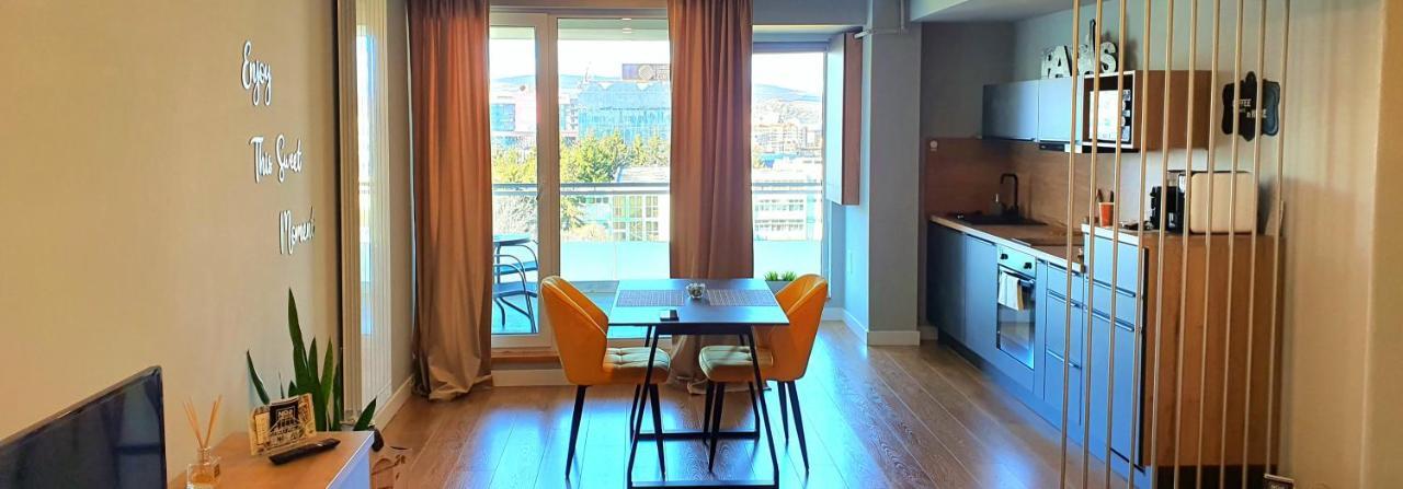 Eriss Studio Suite - Ozone Building Apartment Cluj-Napoca Eksteriør bilde