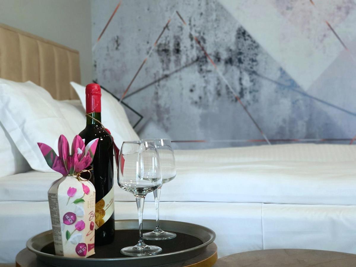Eriss Studio Suite - Ozone Building Apartment Cluj-Napoca Eksteriør bilde
