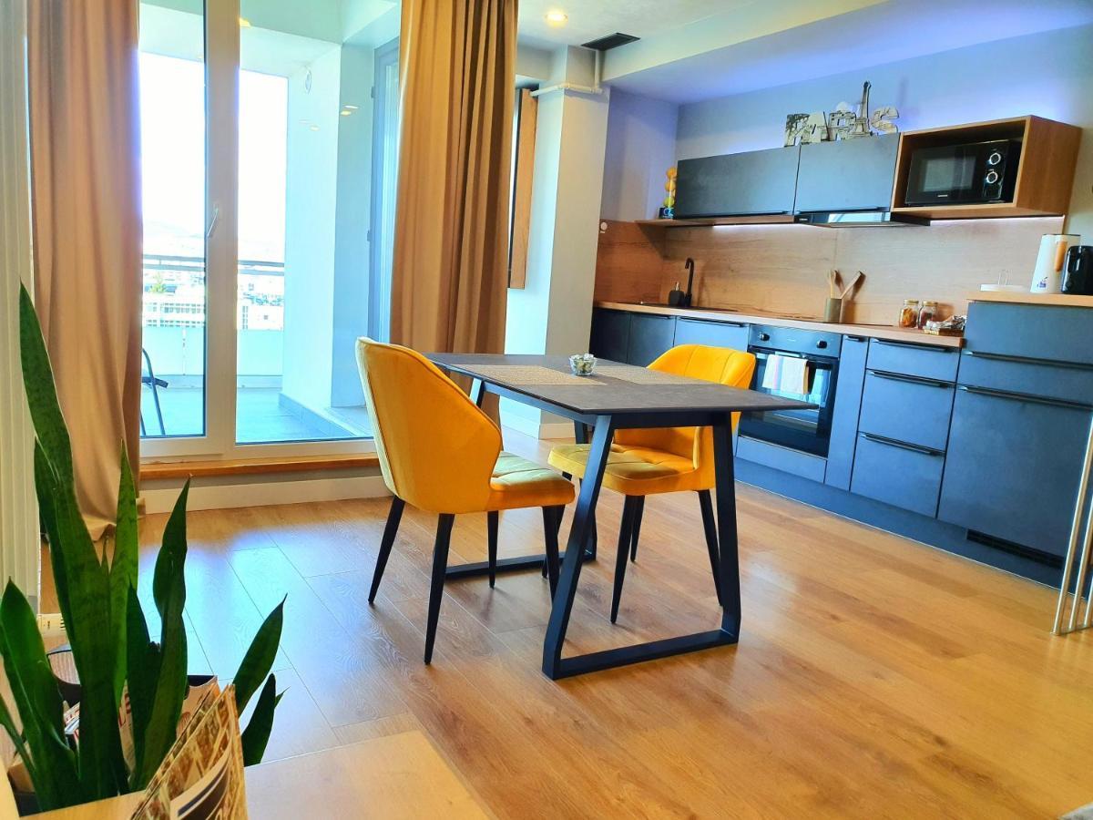 Eriss Studio Suite - Ozone Building Apartment Cluj-Napoca Eksteriør bilde