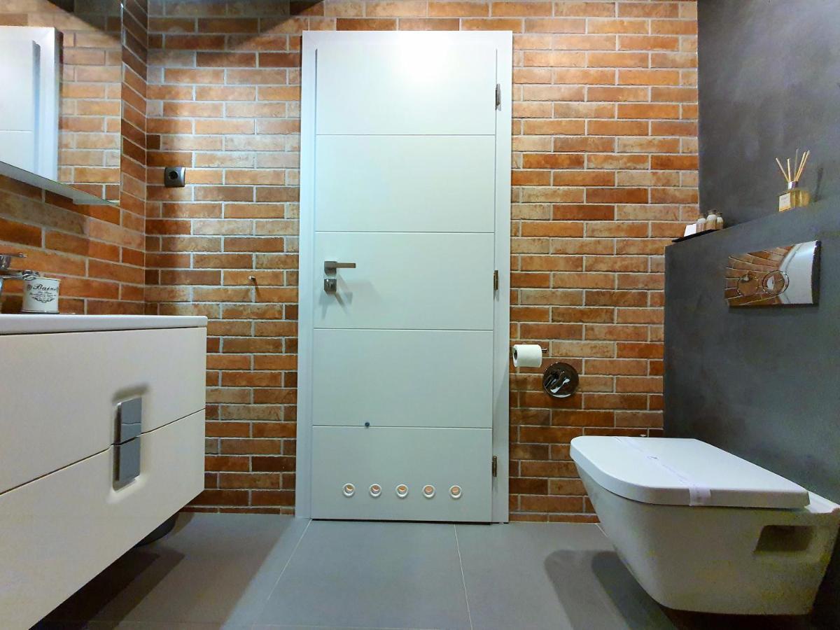 Eriss Studio Suite - Ozone Building Apartment Cluj-Napoca Eksteriør bilde